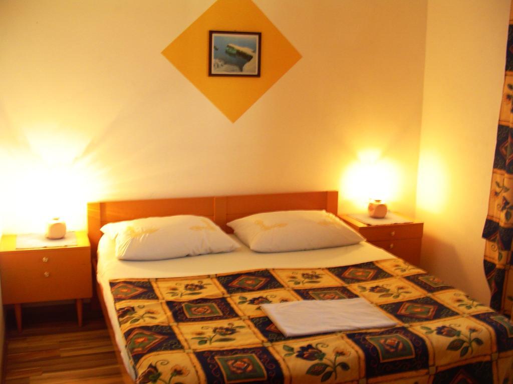 Apartments Ana&Neso Pakoštane Quarto foto